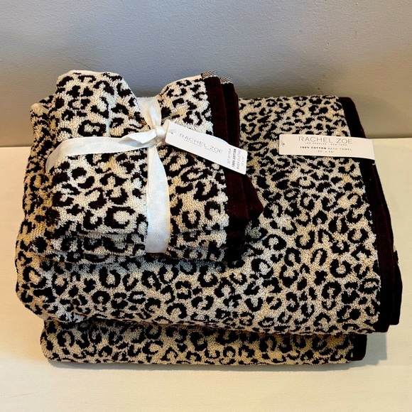 Rachel Zoe Reversible Leopard Cheetah Animal Print Bath Towel/Face Set - Picture 1 of 5